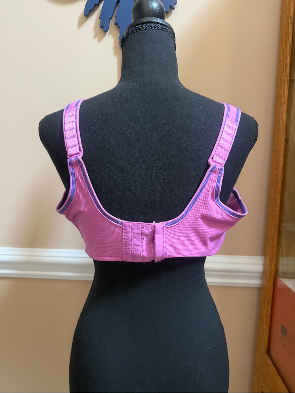 Wacoal Simone Sport High-Impact Underwire Bra - Picture 2 of 2